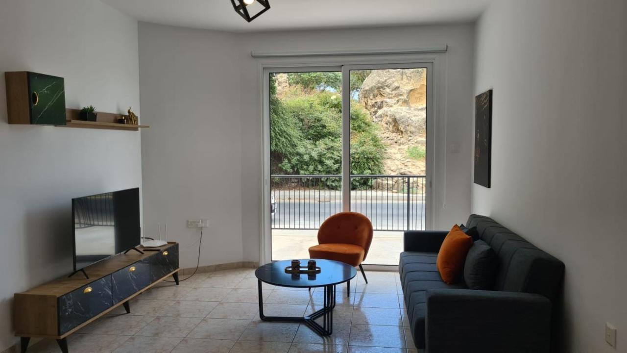 Laertis Apartments - By Imh Travel & Tours Paphos Exterior foto