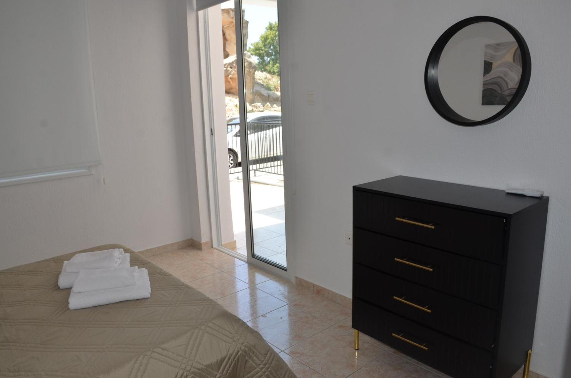 Laertis Apartments - By Imh Travel & Tours Paphos Exterior foto