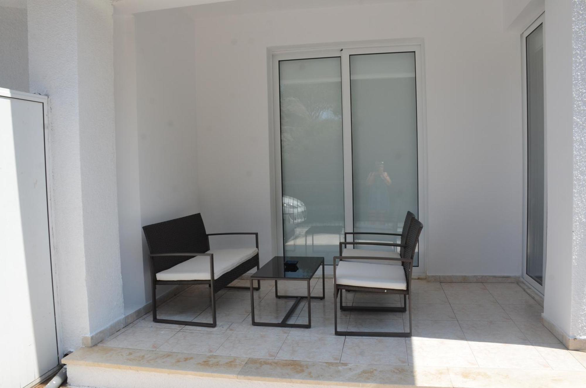 Laertis Apartments - By Imh Travel & Tours Paphos Exterior foto