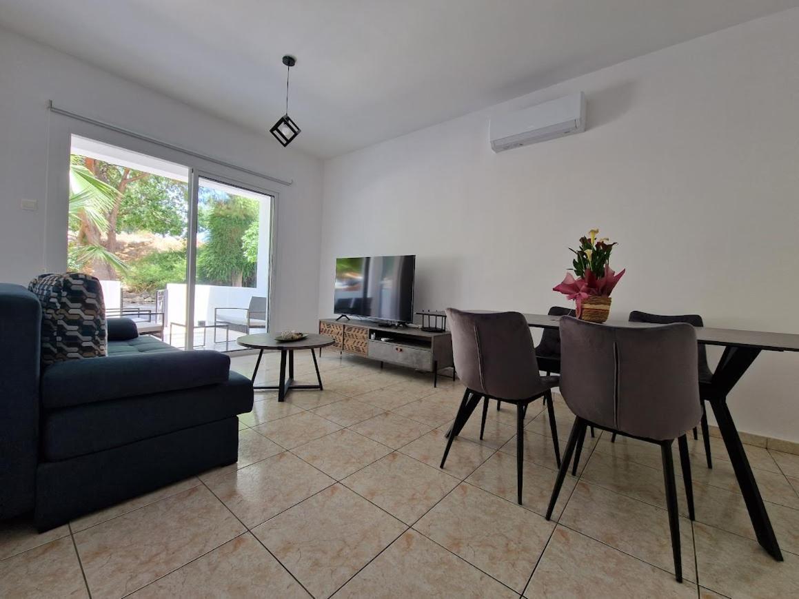 Laertis Apartments - By Imh Travel & Tours Paphos Exterior foto