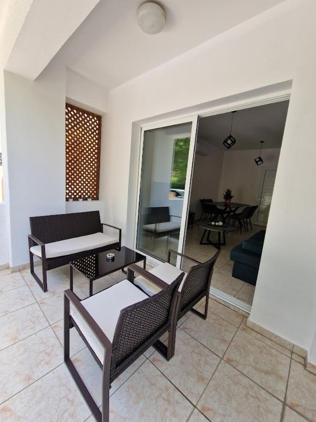 Laertis Apartments - By Imh Travel & Tours Paphos Exterior foto