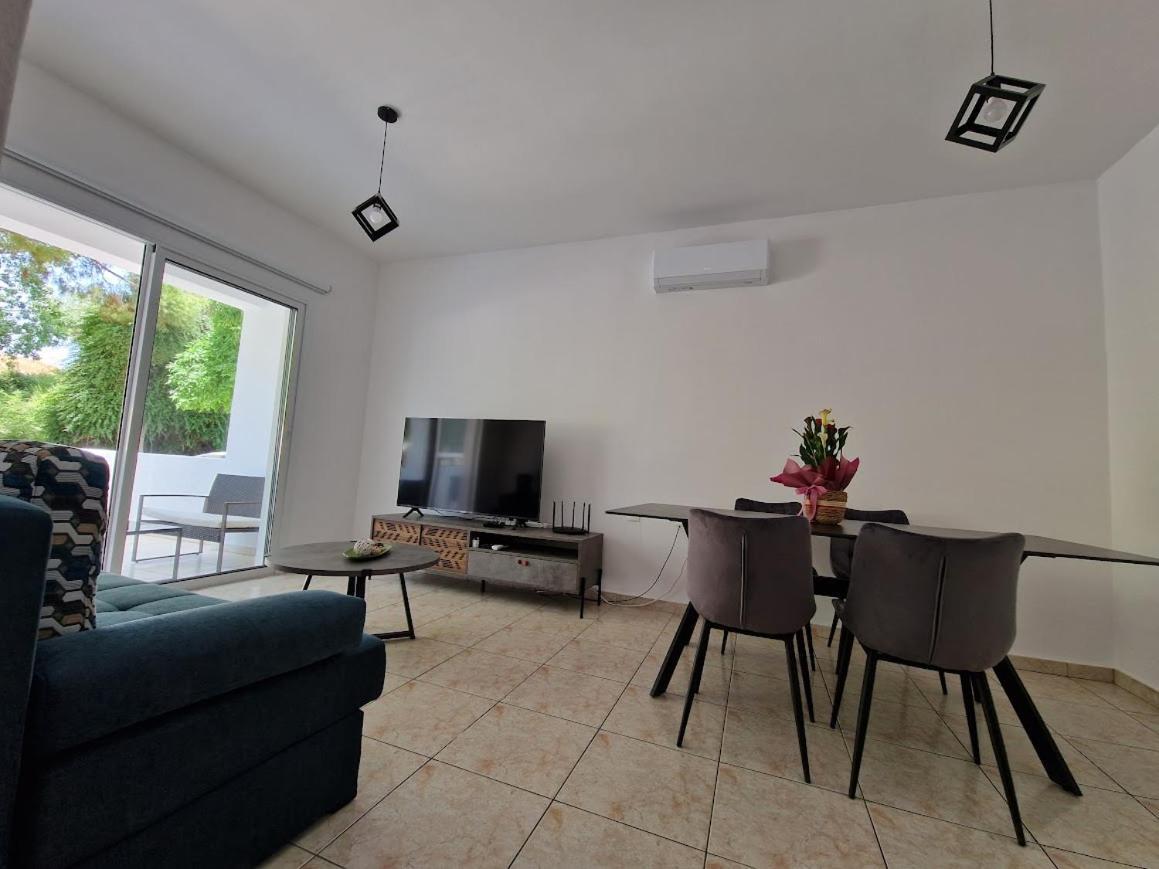 Laertis Apartments - By Imh Travel & Tours Paphos Exterior foto